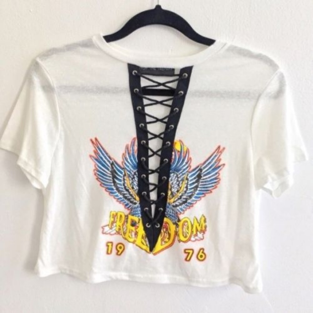 Women's Sleeveless Graphic Lace Up Tee - Picture 3 of 3